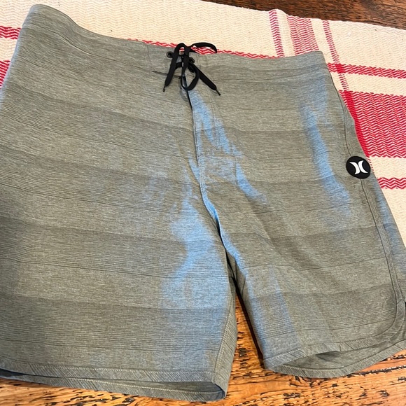 Hurley Other - Hurley men’s size 38 phantom board shorts like new